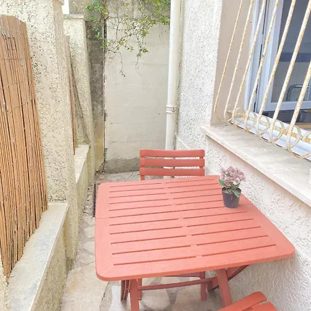 Petite Maison Darwin Daire